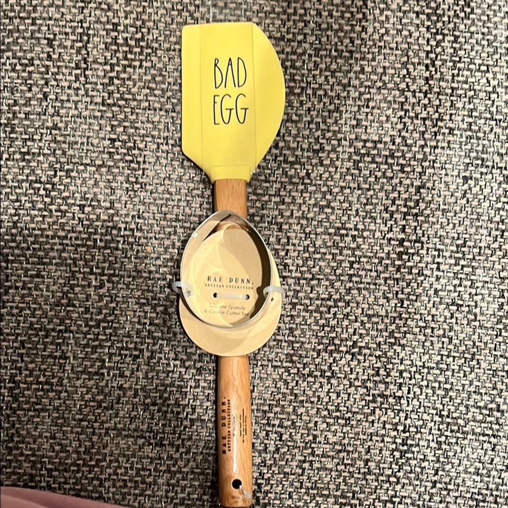 Rae Dunn easter cookie cutter and Spatula set